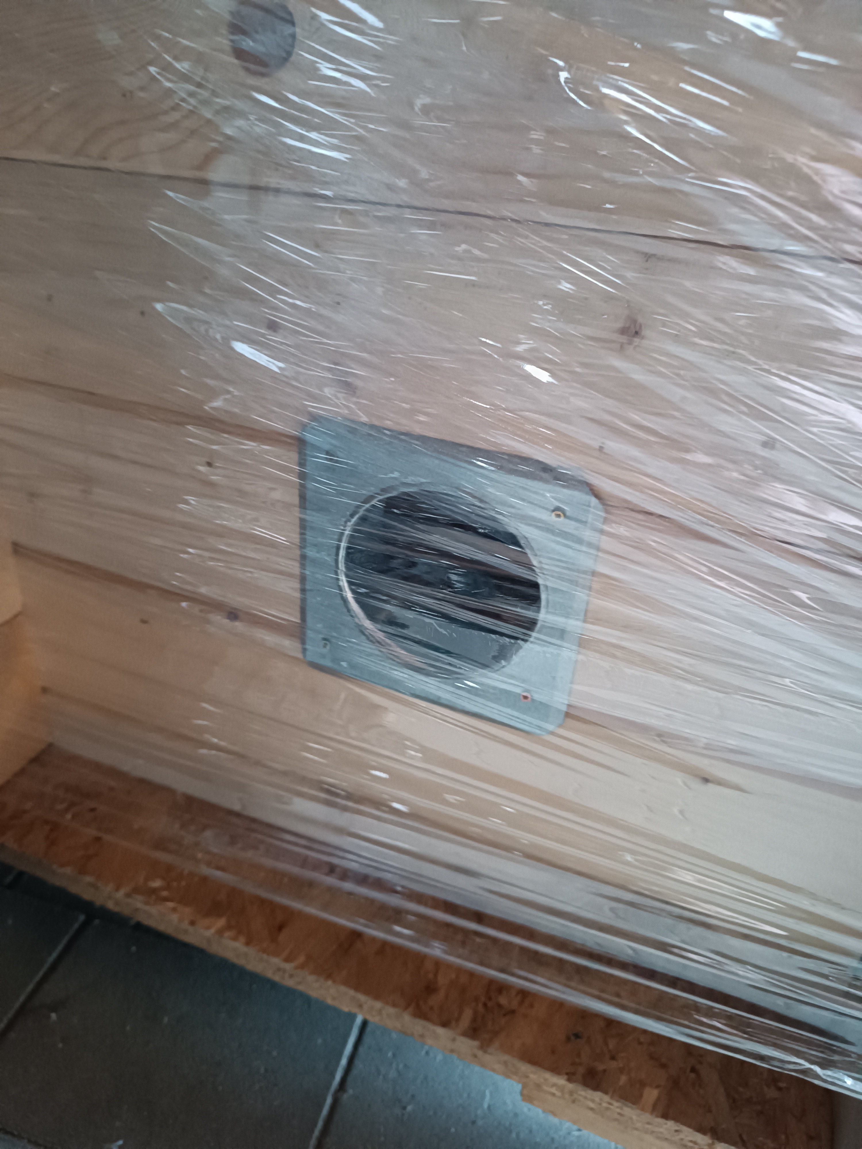 JUMON XXL Dřevěná udírna 80x80x166 cm + topeniště dvířka komín