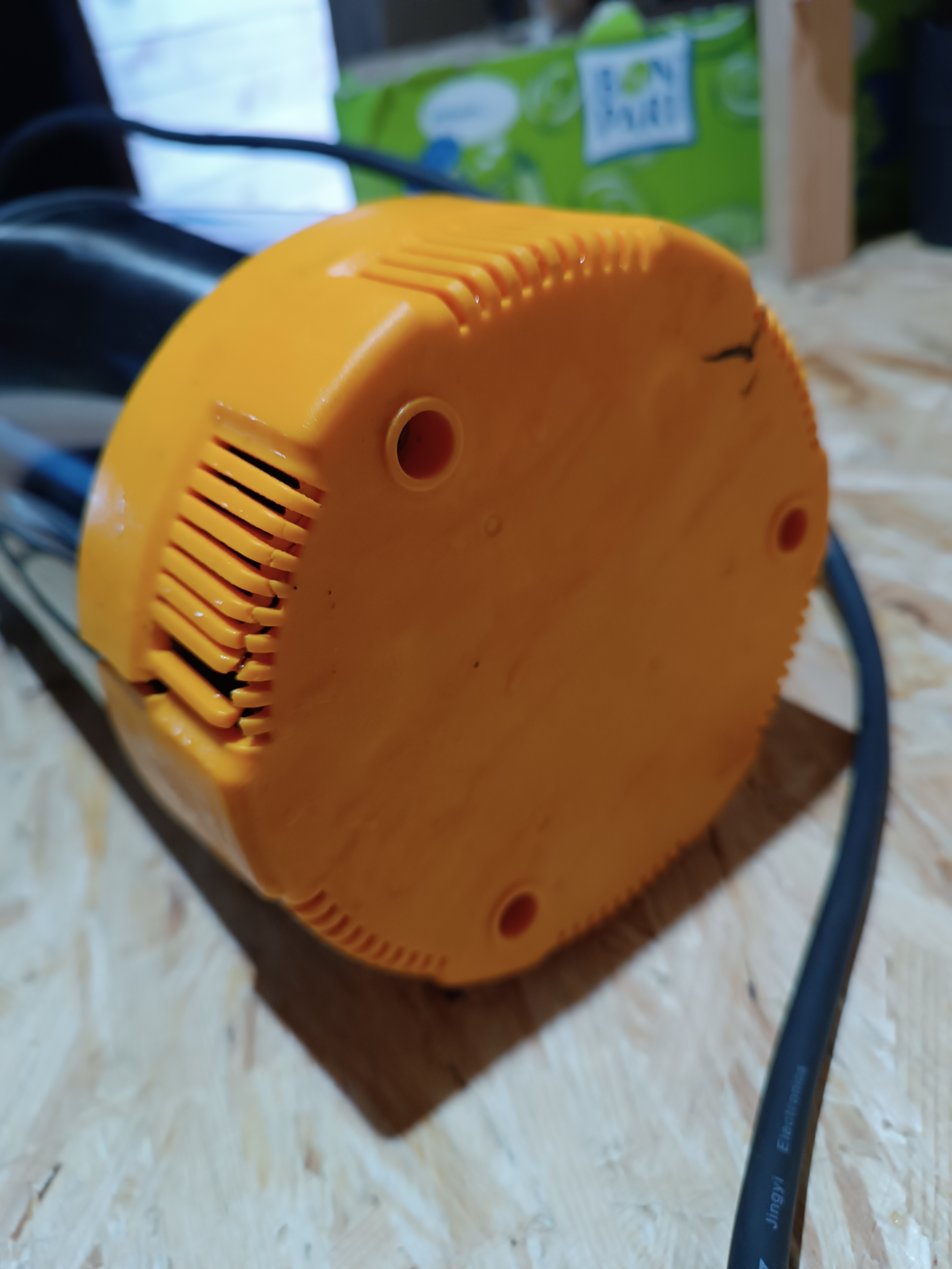 AUTOMATICKÉ ČERPADLO NA VODU PM-APDW-1100J